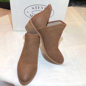 Steve Madden bootie
